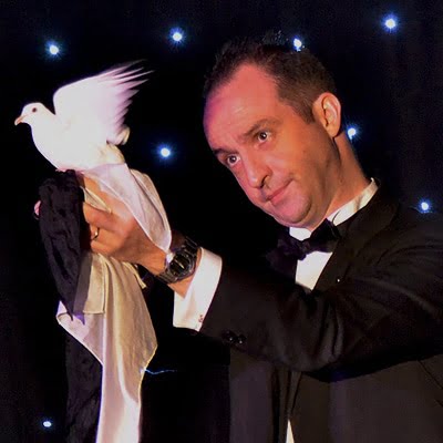 dove magician sidebar 1a Simon Vertue