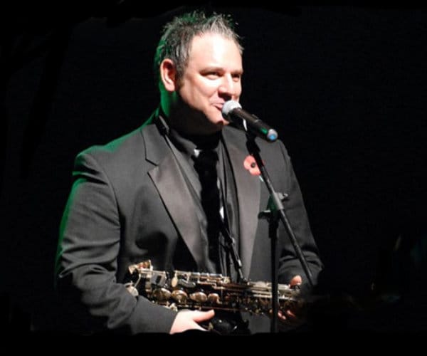 Vocalist Simon Mansfield